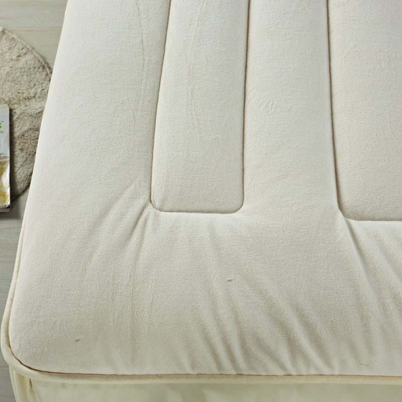 Sniðin lak Fitted sheet